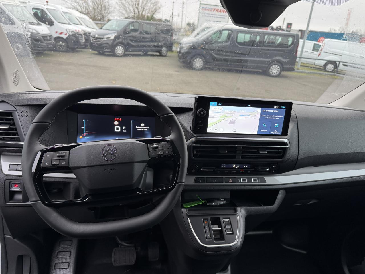 CITROEN Jumpy M 2.0 BlueHDi - 145 S&S - BV EAT8 III FOURGON . PHASE 2 - Furgão: foto 4 CITROEN Jumpy M 2.0 BlueHDi - 145 S&S - BV EAT8 III FOURGON . PHASE 2 - Furgão: foto 4