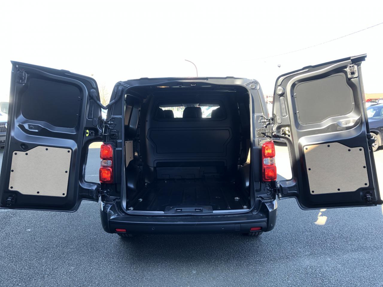 CITROEN Jumpy XL 2.0 BlueHDi - 180 S&S - BV EAT8 III CABINE APPROFONDIE Cabine approfondie Fixe PHASE 2 - Furgão: foto 3 CITROEN Jumpy XL 2.0 BlueHDi - 180 S&S - BV EAT8 III CABINE APPROFONDIE Cabine approfondie Fixe PHASE 2 - Furgão: foto 3