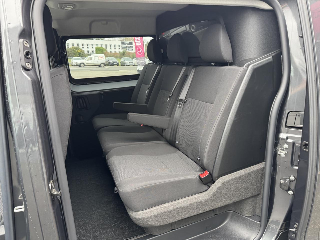 CITROEN Jumpy XL 2.0 BlueHDi - 180 S&S - BV EAT8 III CABINE APPROFONDIE Cabine approfondie Fixe PHASE 2 - Furgão: foto 5 CITROEN Jumpy XL 2.0 BlueHDi - 180 S&S - BV EAT8 III CABINE APPROFONDIE Cabine approfondie Fixe PHASE 2 - Furgão: foto 5