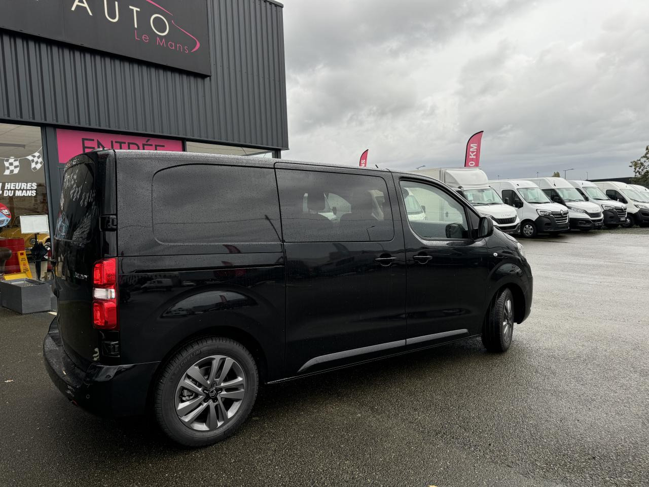 CITROEN jumpy M 2.0 BLUEHDI 180 S S EAT8 DOUBLE CABINE 5 PLACES - Furgão: foto 5 CITROEN jumpy M 2.0 BLUEHDI 180 S S EAT8 DOUBLE CABINE 5 PLACES - Furgão: foto 5