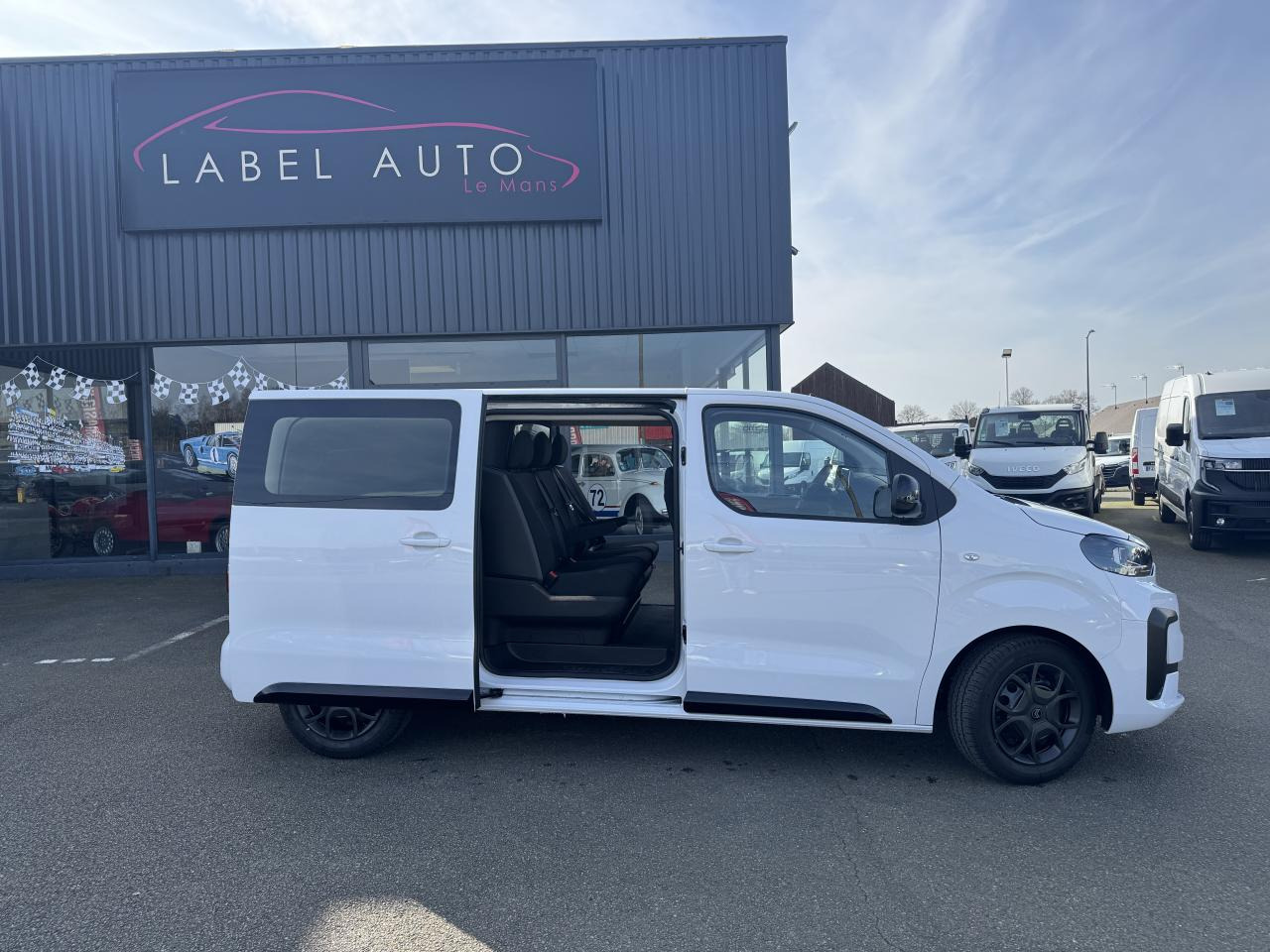 CITROEN jumpy M 2.0 HDI 180 EAT-8 CABINE APPROFONDIE 5 PLACES - Carrinha cabine dupla: foto 3 CITROEN jumpy M 2.0 HDI 180 EAT-8 CABINE APPROFONDIE 5 PLACES - Carrinha cabine dupla: foto 3