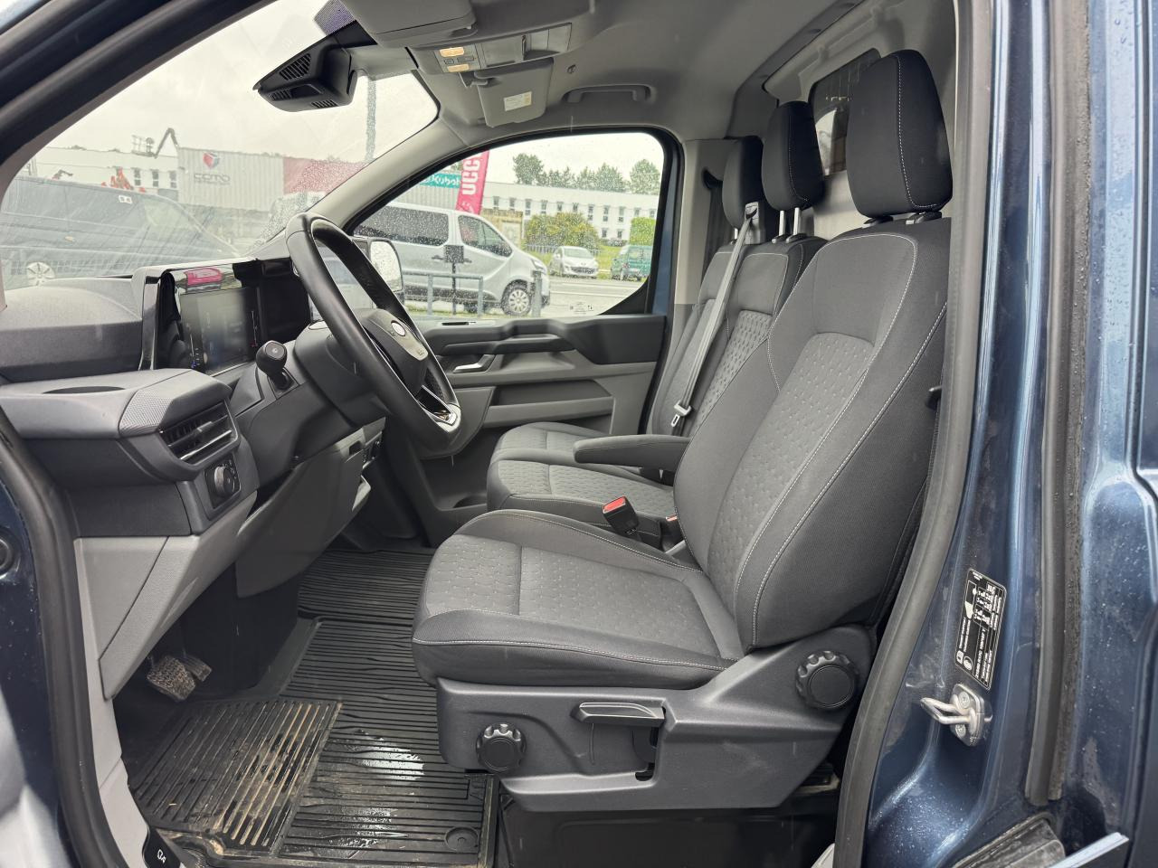 FORD Transit Custom 2.0 EcoBlue 170 ch BVA Fourgon 320 L1H1 Limited - Furgão: foto 4 FORD Transit Custom 2.0 EcoBlue 170 ch BVA Fourgon 320 L1H1 Limited - Furgão: foto 4