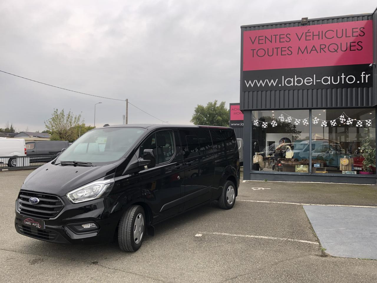FORD transit custom kombi Transit Custom 2.0 EcoBlue 130 ch BVA S&S combi 9 places 320 L2H1 Trend Business - Furgão de passageiros: foto 4 FORD transit custom kombi Transit Custom 2.0 EcoBlue 130 ch BVA S&S combi 9 places 320 L2H1 Trend Business - Furgão de passageiros: foto 4