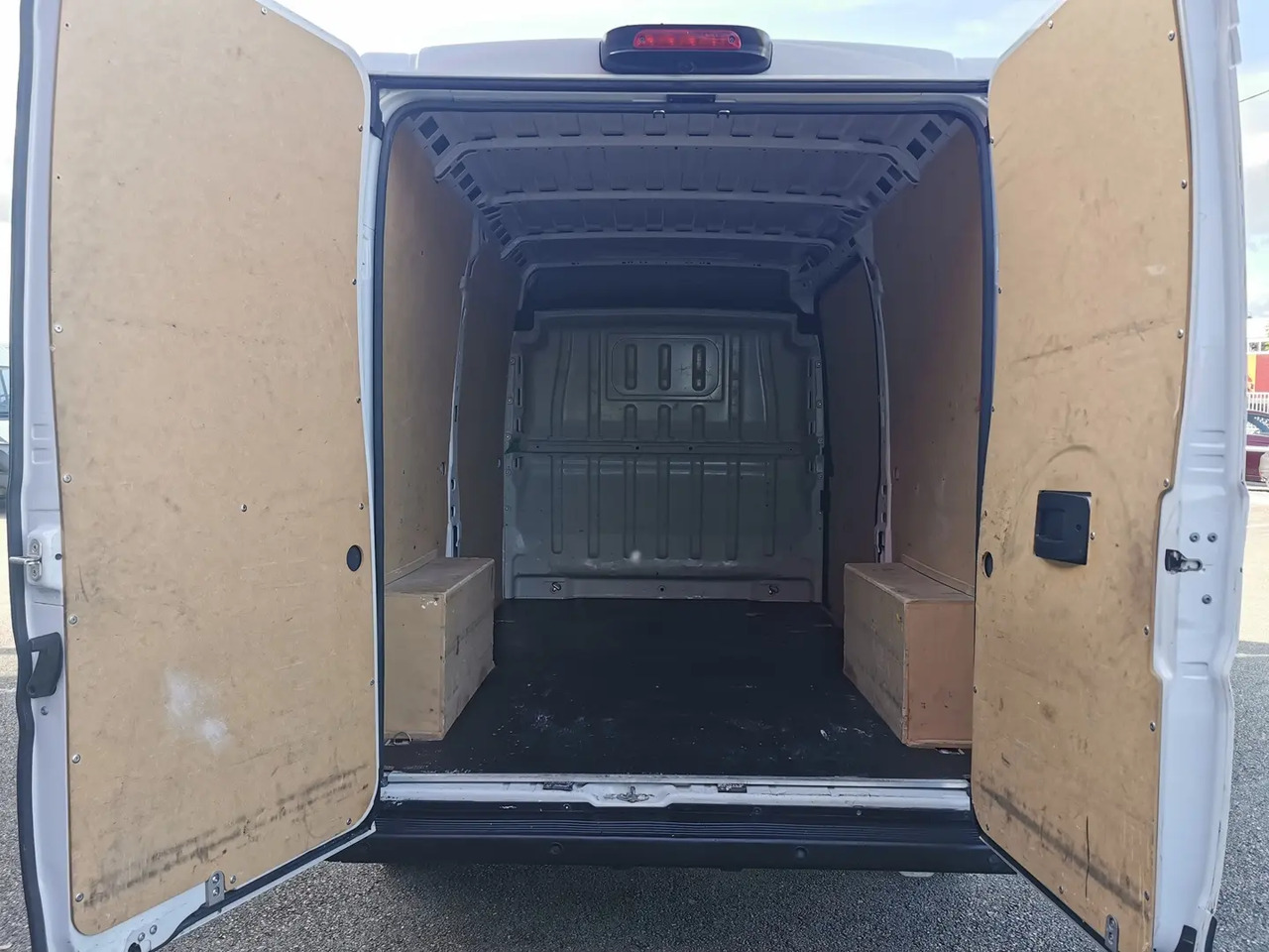 Fiat Ducato 3.3 MH2 2.3 MULTIJET 130CH PACK PRO NAV - Furgão: foto 3 Fiat Ducato 3.3 MH2 2.3 MULTIJET 130CH PACK PRO NAV - Furgão: foto 3