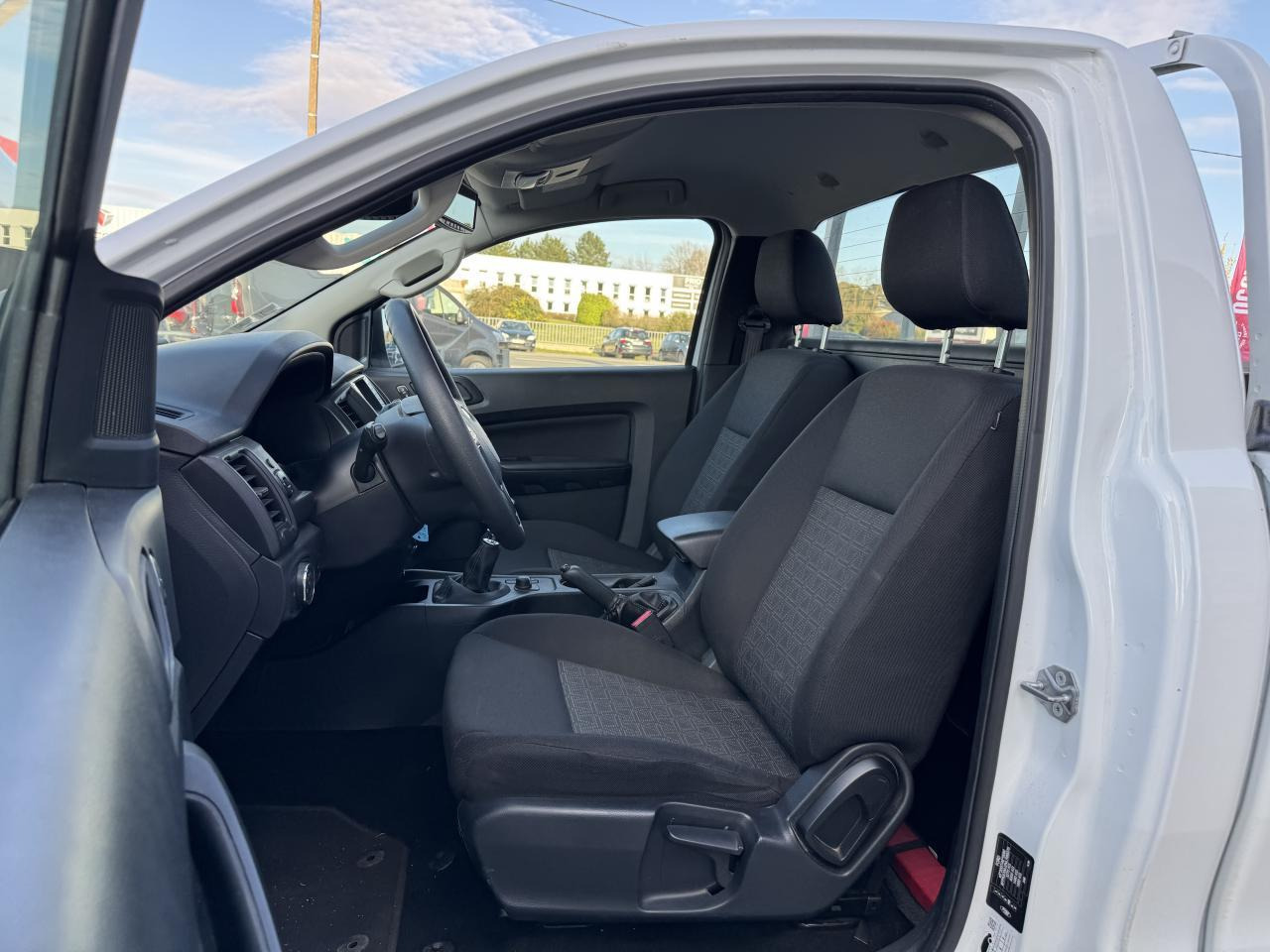 Ford Ranger 2.0 TDCI 170CH 4X4 SIMPLE CABINE XL - Pick-up: foto 5 Ford Ranger 2.0 TDCI 170CH 4X4 SIMPLE CABINE XL - Pick-up: foto 5