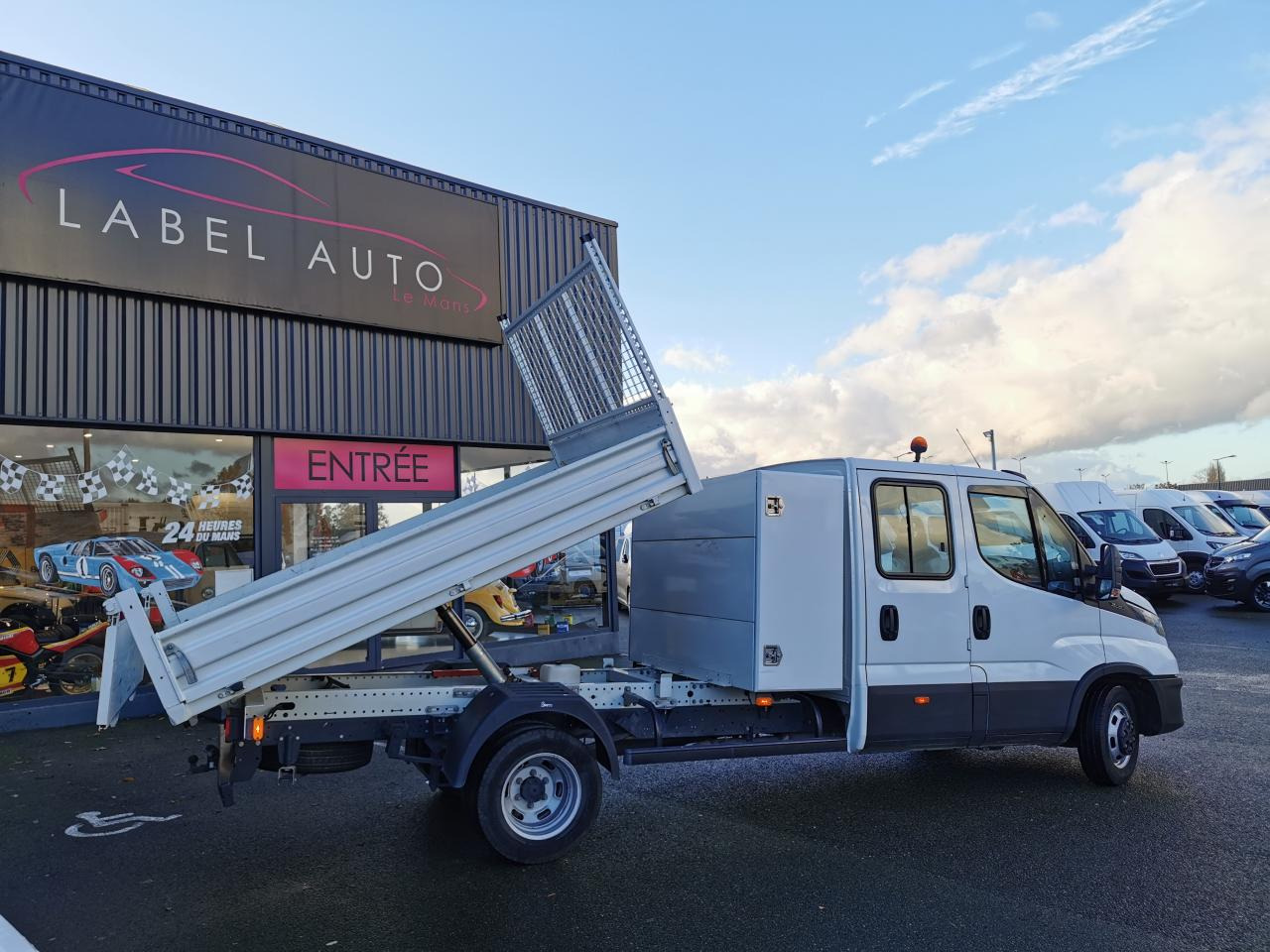 IVECO Daily 35 C 14H D/P S&S (Quad-Tor) CHASSIS DOUBLE CABINE 2014 35C/35S CHASSIS CABINE DOUBLE Chas - Furgão basculante, Carrinha cabine dupla: foto 5 IVECO Daily 35 C 14H D/P S&S (Quad-Tor) CHASSIS DOUBLE CABINE 2014 35C/35S CHASSIS CABINE DOUBLE Chas - Furgão basculante, Carrinha cabine dupla: foto 5