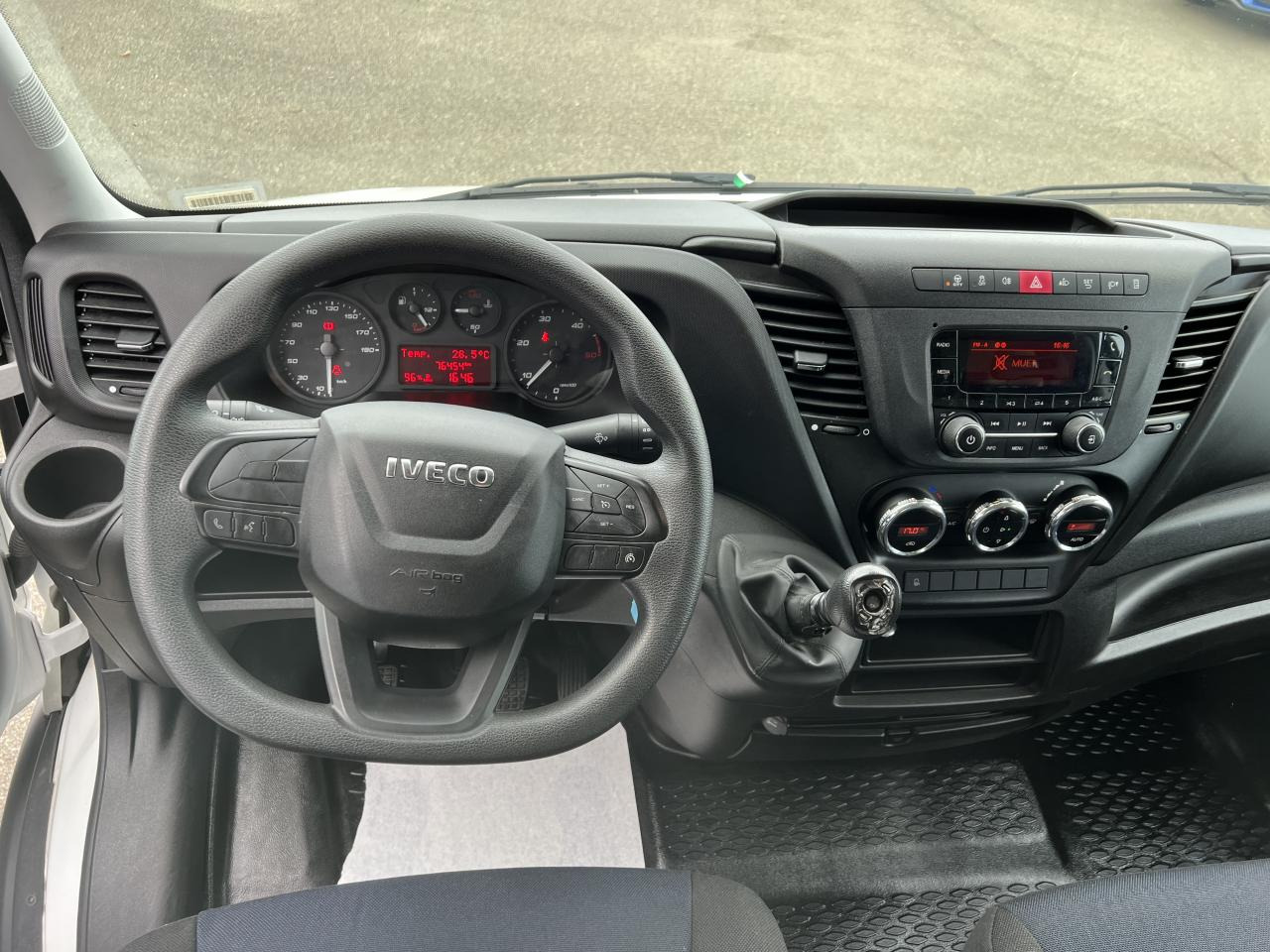 IVECO Daily 35 C 16 S&S (Quad-Leaf) CHASSIS CABINE 2014 35C/35S Chassis cabine 35 C Epmt.4.1 PHASE 4 - Carrinha de contentor: foto 4 IVECO Daily 35 C 16 S&S (Quad-Leaf) CHASSIS CABINE 2014 35C/35S Chassis cabine 35 C Epmt.4.1 PHASE 4 - Carrinha de contentor: foto 4