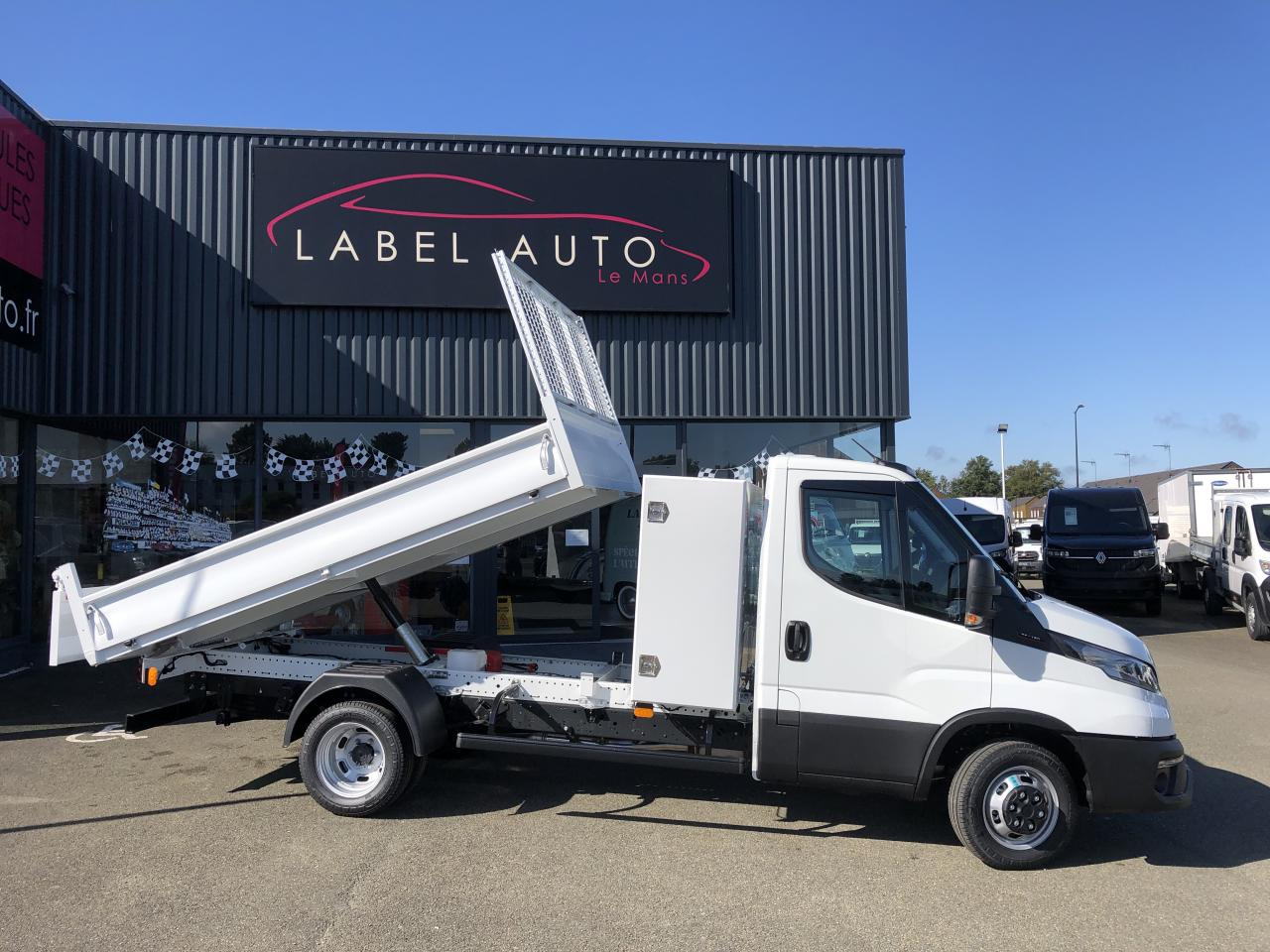 IVECO Daily 35 C 16H BENNE + COFFRE 3.0 160CH - Furgão basculante: foto 1 IVECO Daily 35 C 16H BENNE + COFFRE 3.0 160CH - Furgão basculante: foto 1