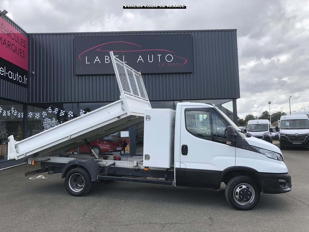 IVECO Daily 35 C 16H3.0 (Quad-Leaf) CHASSIS CABINE 2014 35C/35S Chassis cabine 35 C Epmt.3.75 PHASE 4 - Furgão basculante: foto 1 IVECO Daily 35 C 16H3.0 (Quad-Leaf) CHASSIS CABINE 2014 35C/35S Chassis cabine 35 C Epmt.3.75 PHASE 4 - Furgão basculante: foto 1