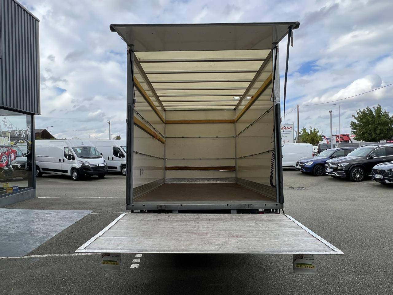 IVECO Daily 35C16 CAISSE HAYON 20M3 RJ 3.0L 160CH - Carrinha de contentor: foto 3 IVECO Daily 35C16 CAISSE HAYON 20M3 RJ 3.0L 160CH - Carrinha de contentor: foto 3