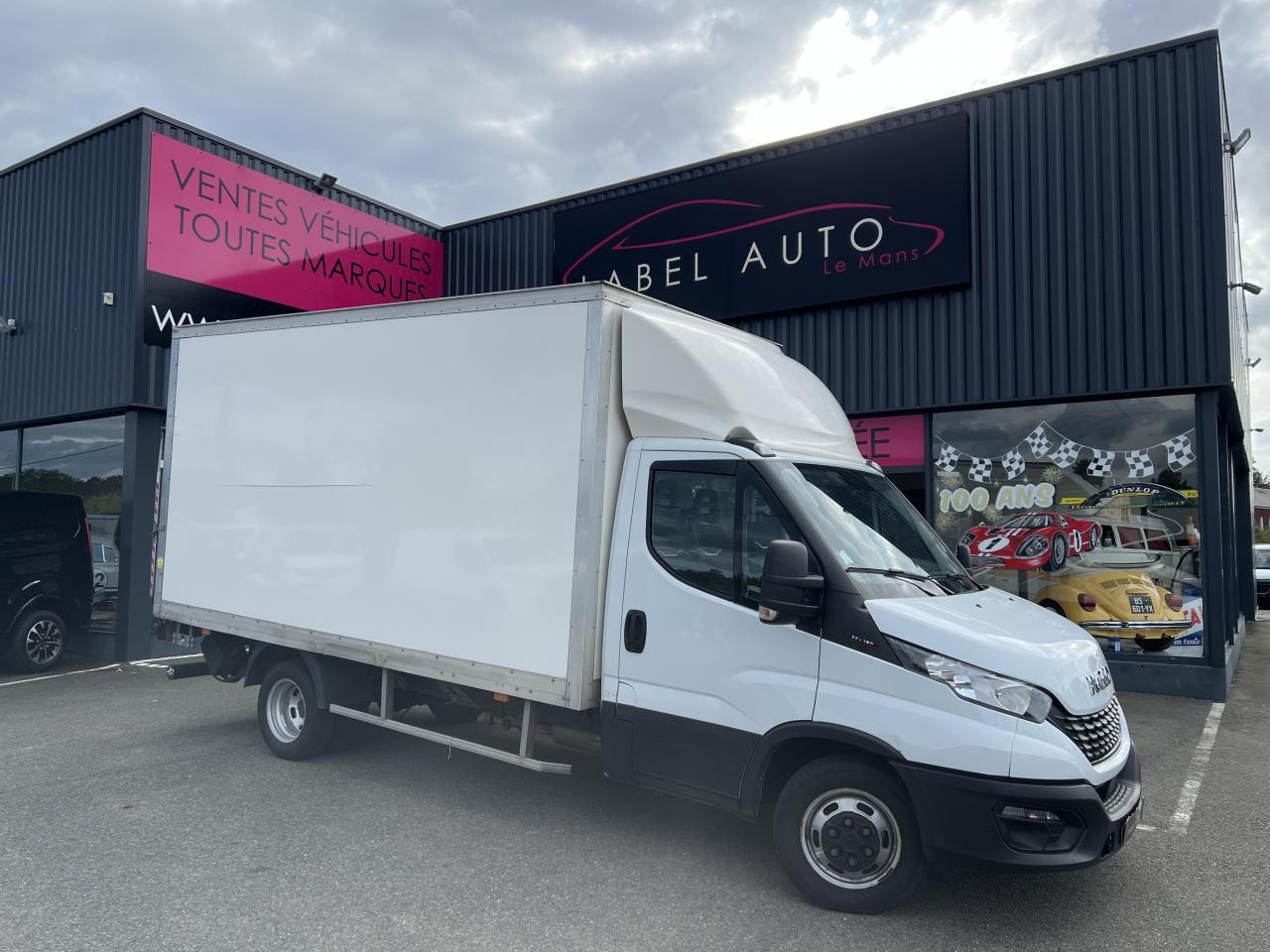 IVECO Daily 35C16 CAISSE HAYON 20M3 RJ 3.0L 160CH - Carrinha de contentor: foto 1 IVECO Daily 35C16 CAISSE HAYON 20M3 RJ 3.0L 160CH - Carrinha de contentor: foto 1