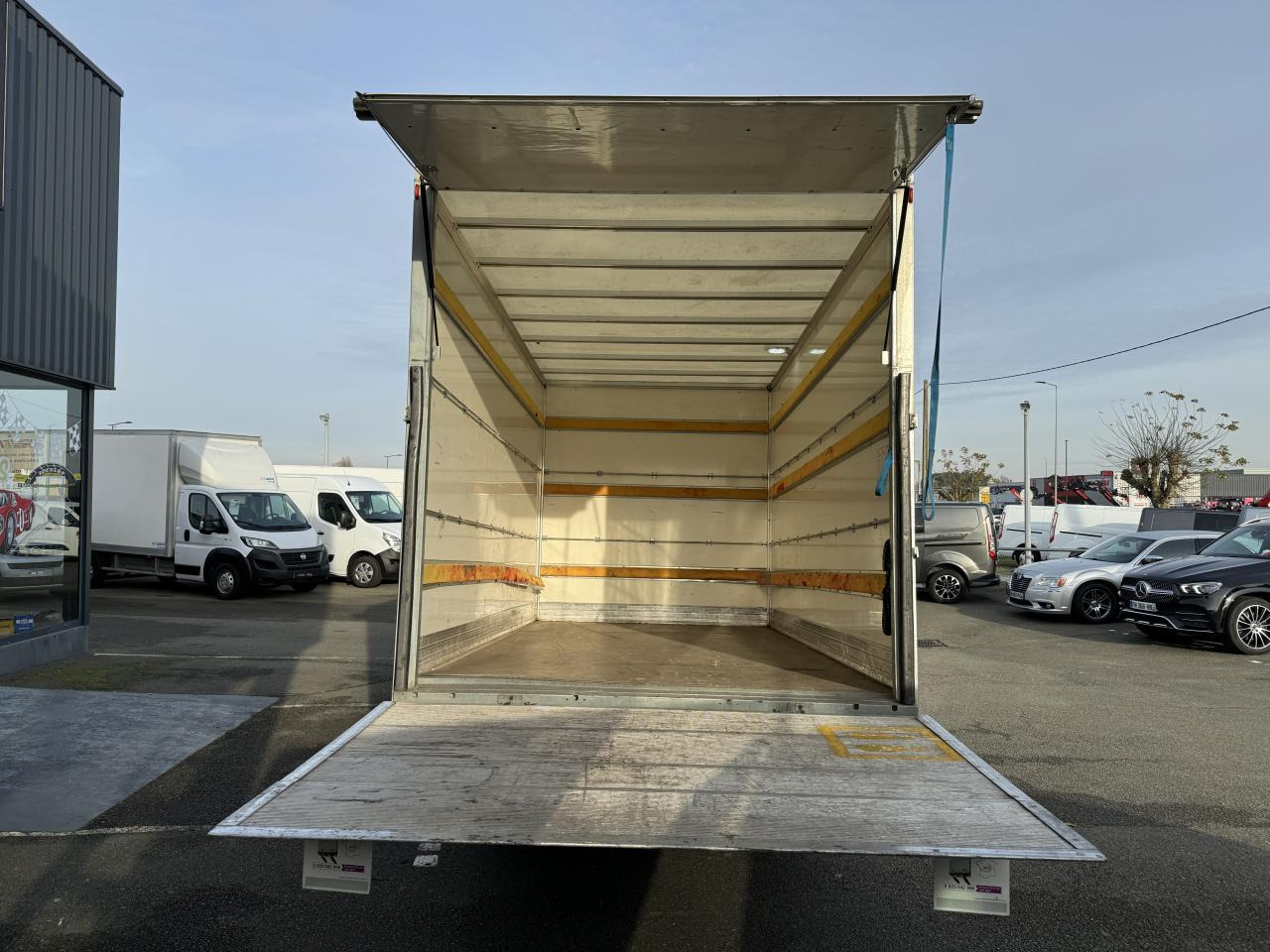 IVECO Daily 35C16 CAISSE HAYON 20M3 RJ 3.0L 160CH - Carrinha de contentor: foto 3 IVECO Daily 35C16 CAISSE HAYON 20M3 RJ 3.0L 160CH - Carrinha de contentor: foto 3