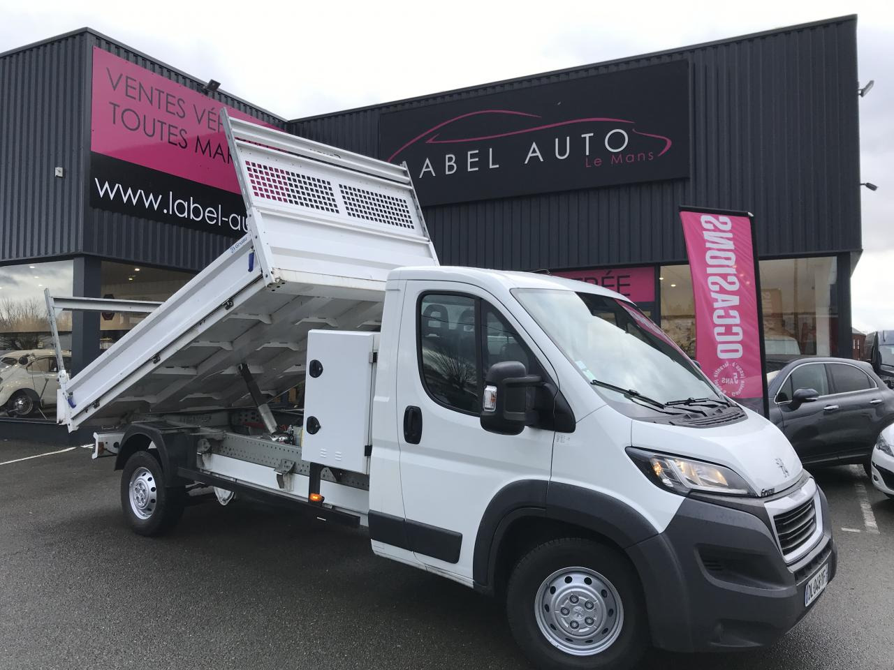 PEUGEOT BOXER 3T5 BENNE + COFFRE 2.2 HDI 165CH - Furgão basculante: foto 1 PEUGEOT BOXER 3T5 BENNE + COFFRE 2.2 HDI 165CH - Furgão basculante: foto 1