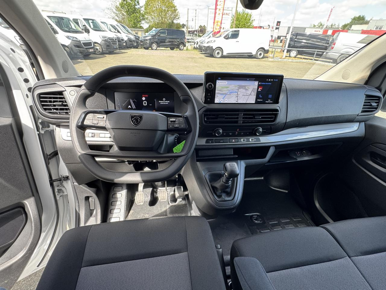 PEUGEOT Expert M 2.0 BlueHDi - 145 III FOURGON Fourgon PHASE 2 - Furgão: foto 4 PEUGEOT Expert M 2.0 BlueHDi - 145 III FOURGON Fourgon PHASE 2 - Furgão: foto 4