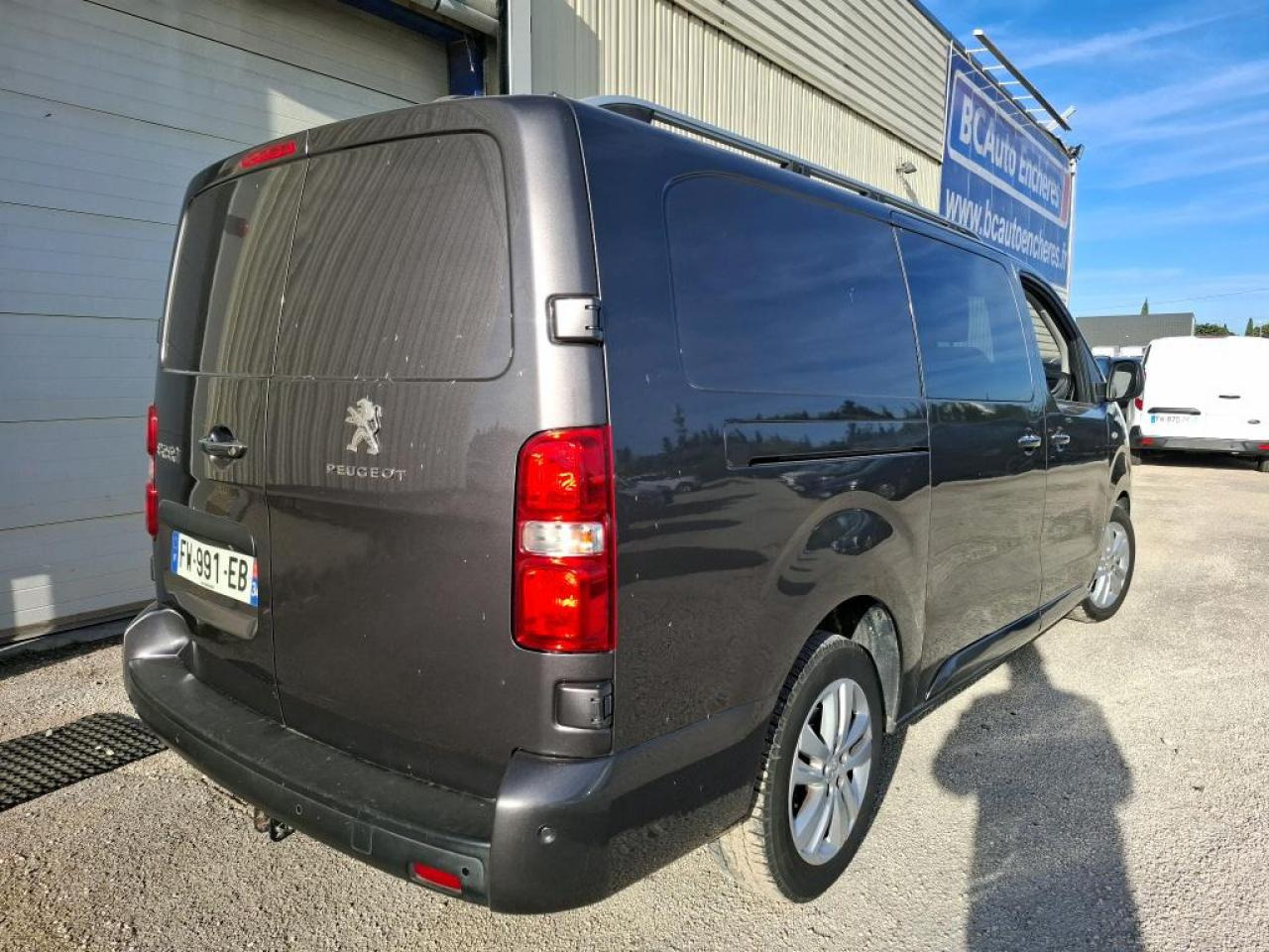 PEUGEOT Expert Standard 2.0 BlueHDi - 180 S&S - BV EAT8 III CABINE APPROFONDIE Fourgon Cabine approfond - Furgão: foto 5 PEUGEOT Expert Standard 2.0 BlueHDi - 180 S&S - BV EAT8 III CABINE APPROFONDIE Fourgon Cabine approfond - Furgão: foto 5
