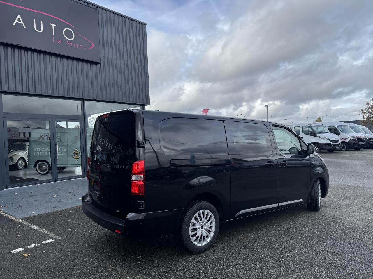 PEUGEOT Expert XL 2.0 BlueHDi - 180 S&S - BV EAT8 III CABINE APPROFONDIE Fourgon Cabine approfondie Fix - Furgão: foto 5 PEUGEOT Expert XL 2.0 BlueHDi - 180 S&S - BV EAT8 III CABINE APPROFONDIE Fourgon Cabine approfondie Fix - Furgão: foto 5