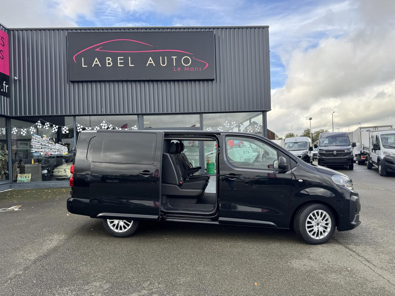 PEUGEOT Expert XL 2.0 BlueHDi - 180 S&S - BV EAT8 III CABINE APPROFONDIE Fourgon Cabine approfondie Fix - Furgão: foto 4 PEUGEOT Expert XL 2.0 BlueHDi - 180 S&S - BV EAT8 III CABINE APPROFONDIE Fourgon Cabine approfondie Fix - Furgão: foto 4