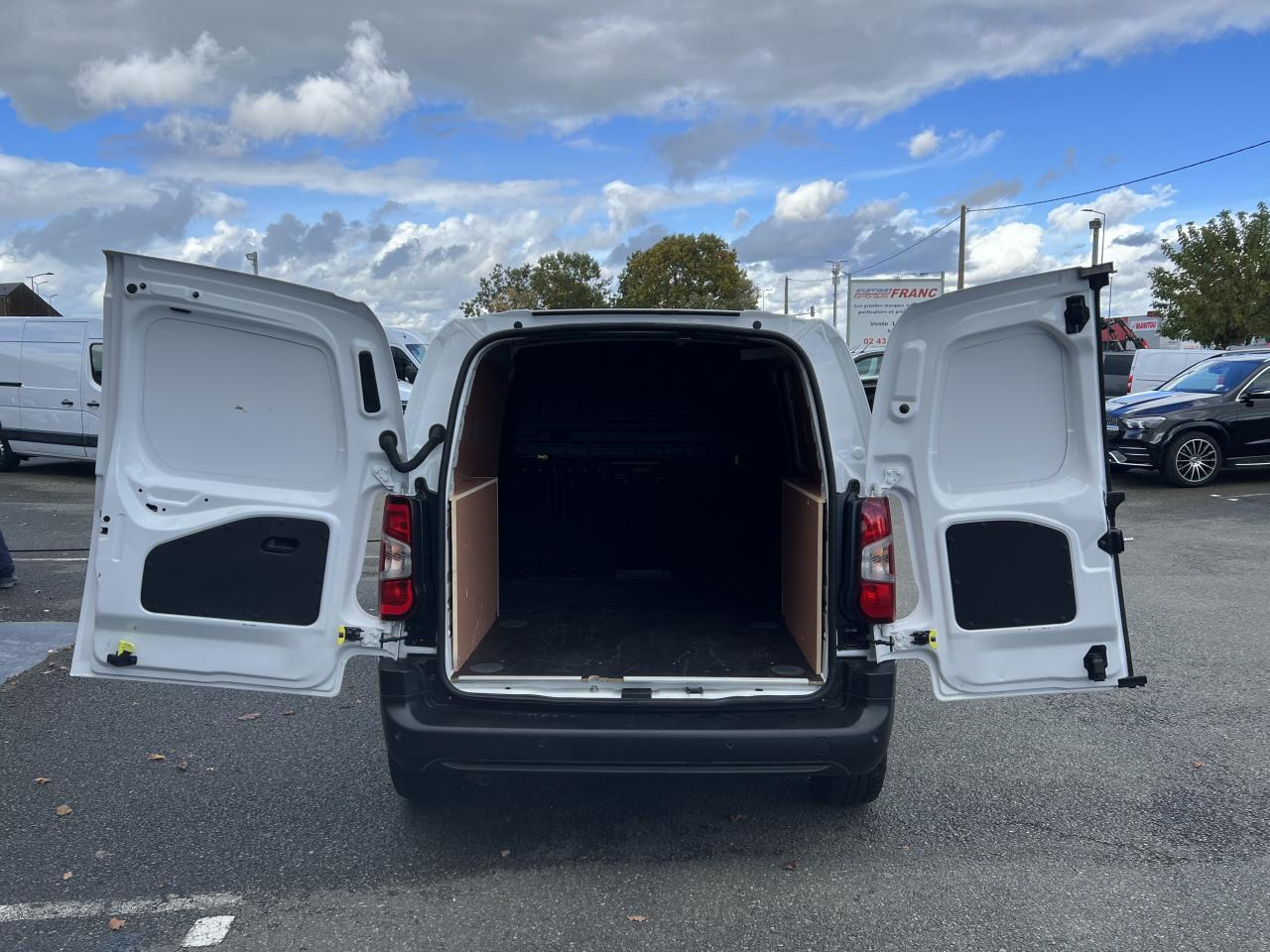 PEUGEOT PARTNER M 650KG 1.5 HDI 100CH ASPHALT 3 PLACES - Furgão: foto 3 PEUGEOT PARTNER M 650KG 1.5 HDI 100CH ASPHALT 3 PLACES - Furgão: foto 3