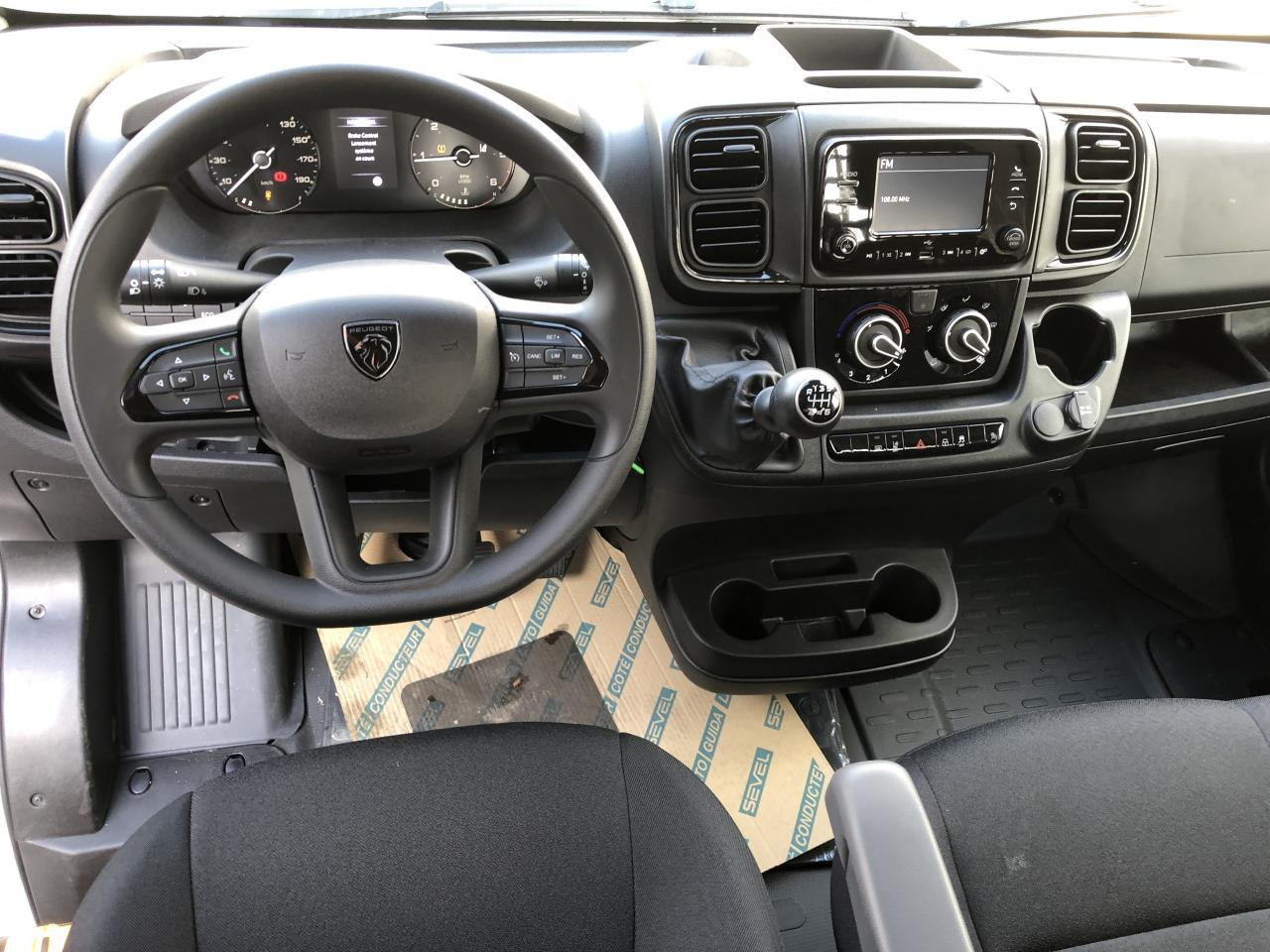 PEUGEOT boxer 3t5 plateau 4m20 2.2 hdi 140ch - Furgão caixa aberta: foto 5 PEUGEOT boxer 3t5 plateau 4m20 2.2 hdi 140ch - Furgão caixa aberta: foto 5