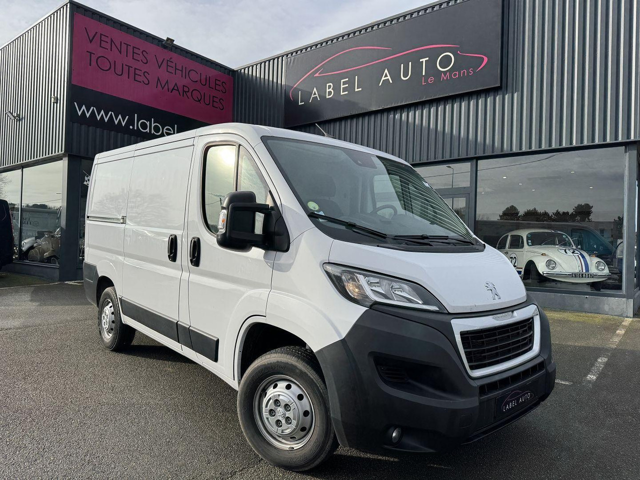 Peugeot Boxer 330 L1H1 2.2 BLUEHDI S&S 140CH ASPHALT - Furgão compacto: foto 1 Peugeot Boxer 330 L1H1 2.2 BLUEHDI S&S 140CH ASPHALT - Furgão compacto: foto 1