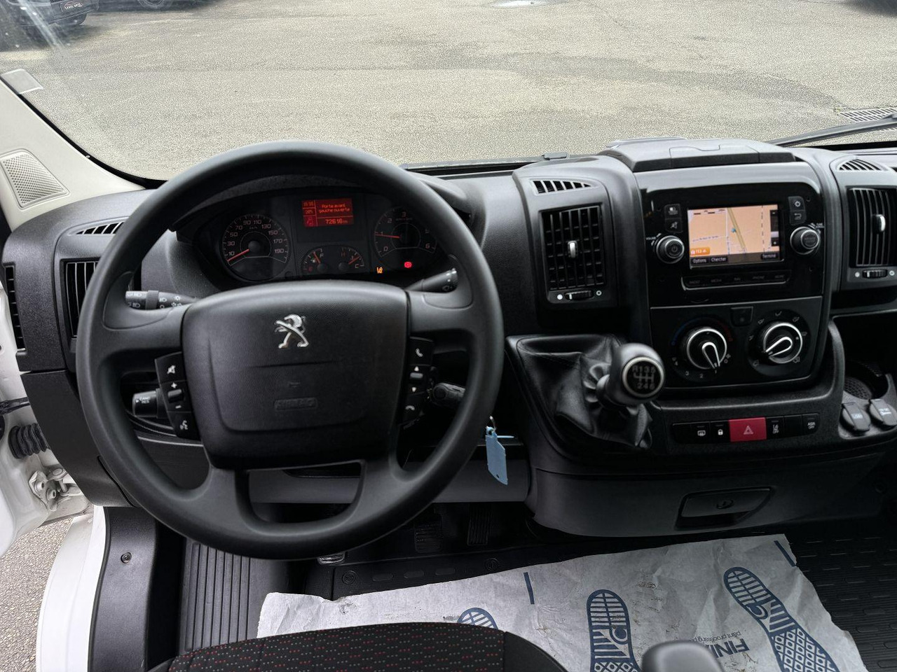 Peugeot Boxer 333 L1H1 2.2 BLUEHDI S&S 140CH ASPHALT - Furgão: foto 3 Peugeot Boxer 333 L1H1 2.2 BLUEHDI S&S 140CH ASPHALT - Furgão: foto 3