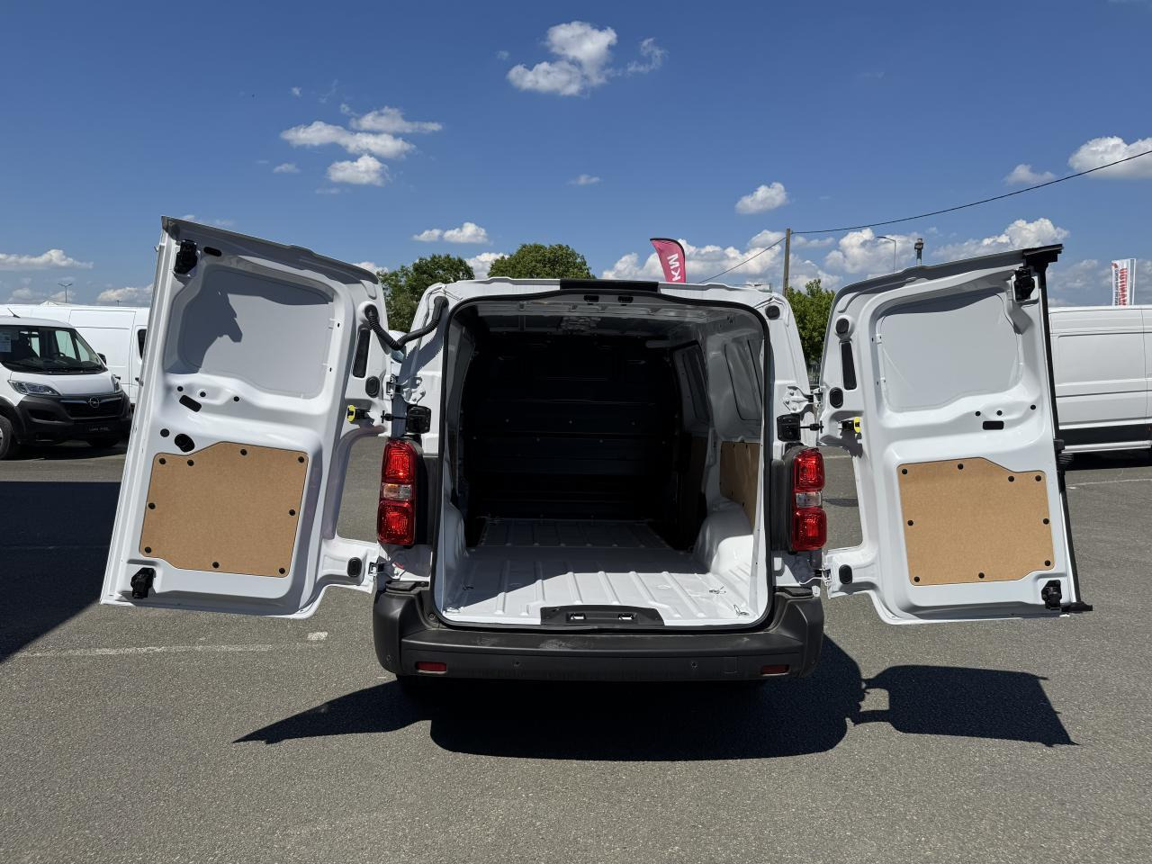 Peugeot Expert XL 2.0 BlueHDi - 145 III FOURGON Fourgon PHASE 2 - Furgão: foto 3 Peugeot Expert XL 2.0 BlueHDi - 145 III FOURGON Fourgon PHASE 2 - Furgão: foto 3