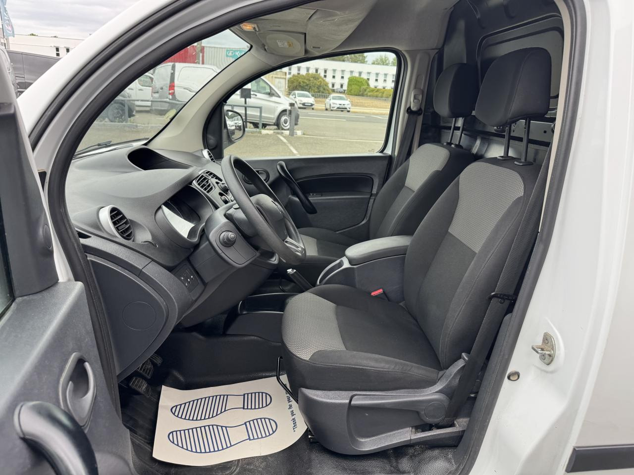 RENAULT KANGOO 1.5 DCI 80CH CONFORT - Furgão: foto 5 RENAULT KANGOO 1.5 DCI 80CH CONFORT - Furgão: foto 5