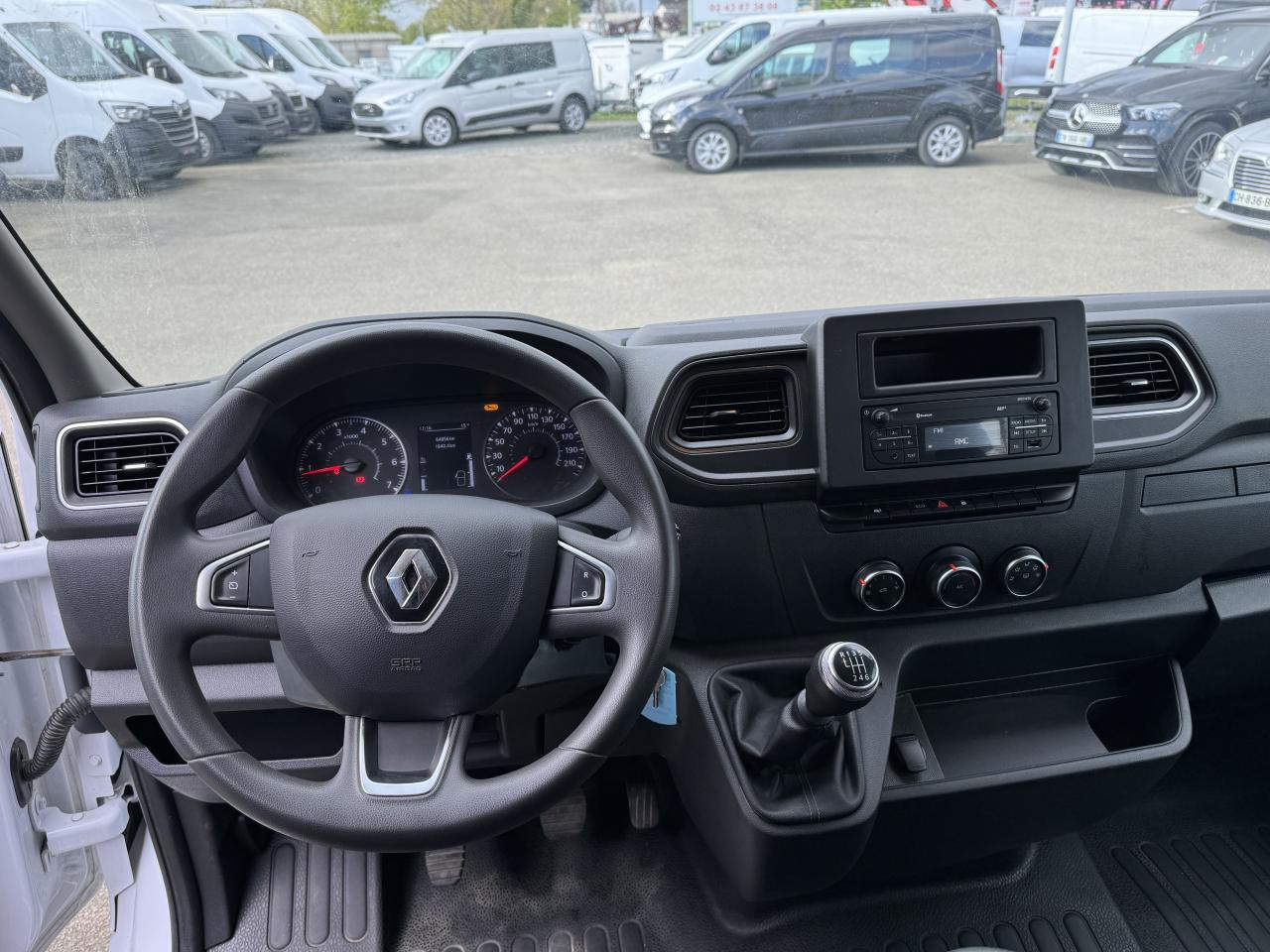 RENAULT Master Confort R3500RJ L4 2.3 dCi - 130 III CHASSIS DOUBLE CABINE Châssis Double Cabine L4 Pr - Furgão basculante, Carrinha cabine dupla: foto 3 RENAULT Master Confort R3500RJ L4 2.3 dCi - 130 III CHASSIS DOUBLE CABINE Châssis Double Cabine L4 Pr - Furgão basculante, Carrinha cabine dupla: foto 3