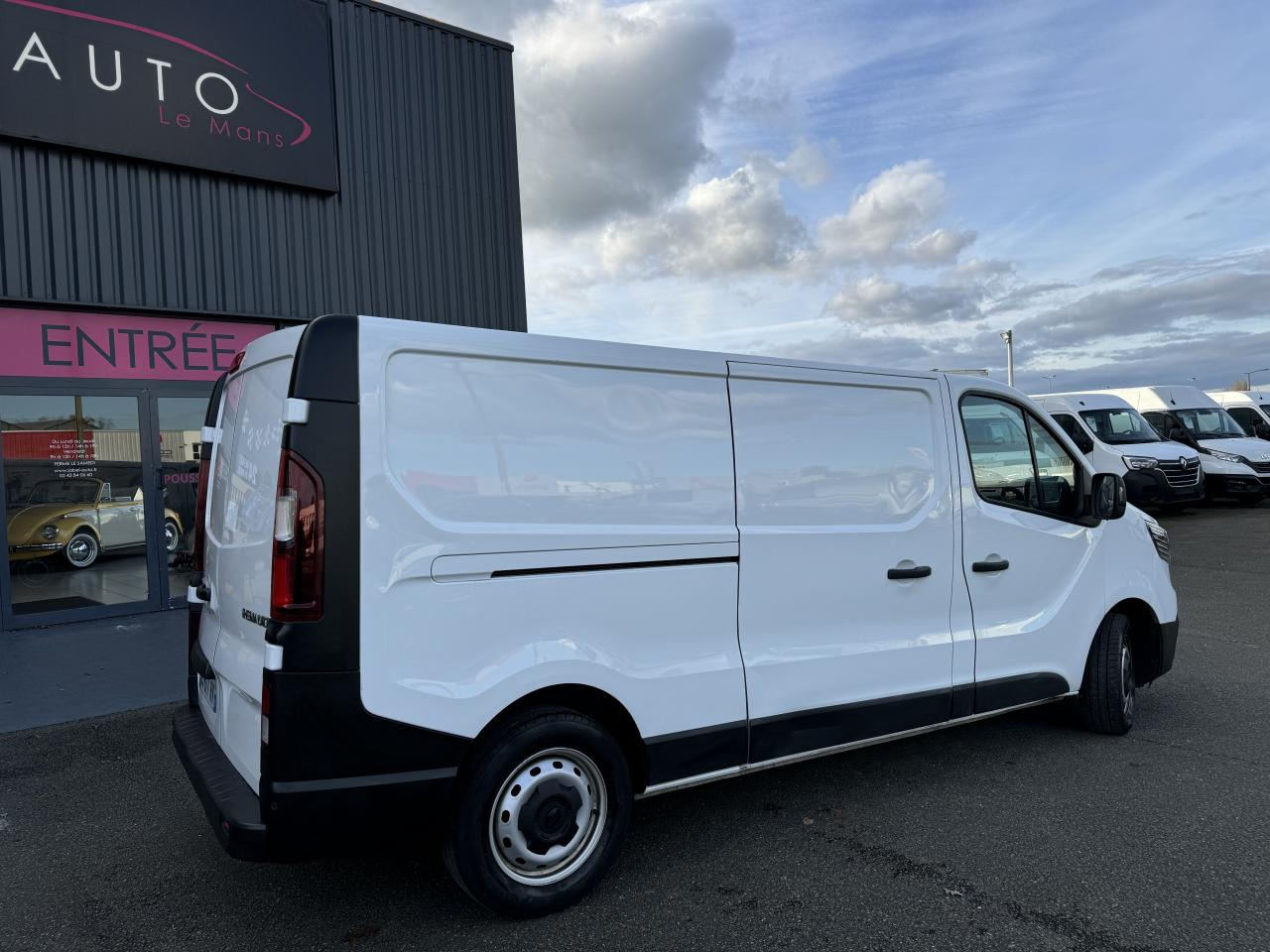 RENAULT Trafic L2H1 3000 Kg 2.0 Blue dCi - 130 III FOURGON Fourgon Grand Confort L2H1 PHASE 3 - Furgão: foto 5 RENAULT Trafic L2H1 3000 Kg 2.0 Blue dCi - 130 III FOURGON Fourgon Grand Confort L2H1 PHASE 3 - Furgão: foto 5