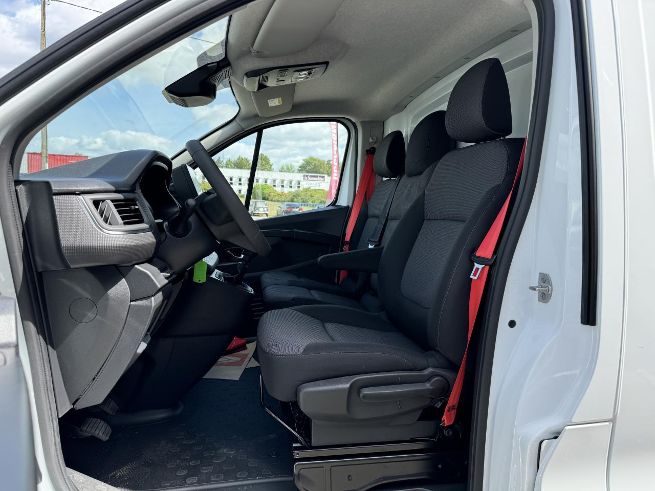 RENAULT Trafic L2H1 3000 Kg 2.0 Blue dCi - 150 2024 III FOURGON Fourgon Advance L2H1 PHASE 3 - Furgão: foto 5 RENAULT Trafic L2H1 3000 Kg 2.0 Blue dCi - 150 2024 III FOURGON Fourgon Advance L2H1 PHASE 3 - Furgão: foto 5