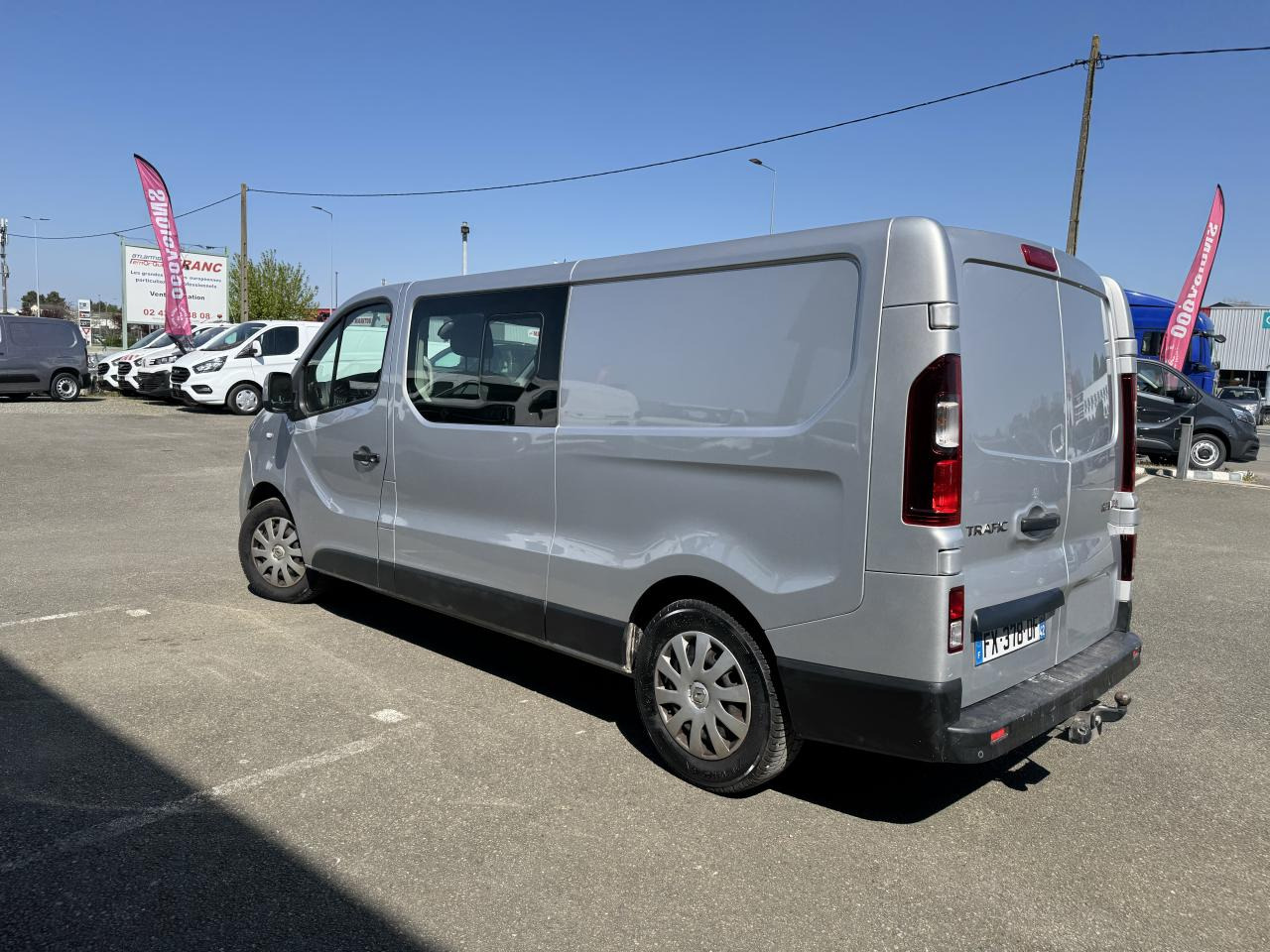RENAULT trafic L2H1 2.0 DCI 145CH CABINE APPROFONDIE 6 PLACES CONFORT EDC - Furgão: foto 5 RENAULT trafic L2H1 2.0 DCI 145CH CABINE APPROFONDIE 6 PLACES CONFORT EDC - Furgão: foto 5