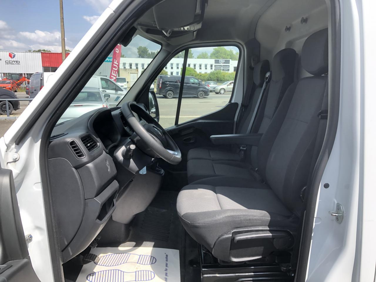 Renault Master F3300 L2H2 2.3 BLUE DCI 135CH GRAND CONFORT EURO6 - Furgão: foto 4 Renault Master F3300 L2H2 2.3 BLUE DCI 135CH GRAND CONFORT EURO6 - Furgão: foto 4
