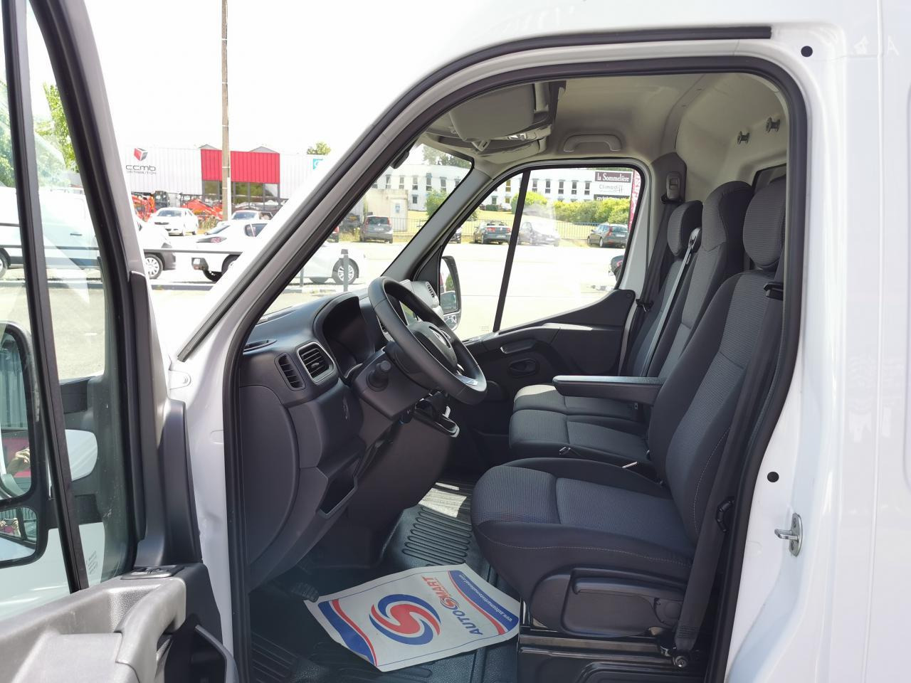 Renault Master Grand Confort F3500 L3H2 2.3 Energy dCi - 150 III FOURGON Fourgon L3H2 Traction PHASE 3 - Furgão: foto 5 Renault Master Grand Confort F3500 L3H2 2.3 Energy dCi - 150 III FOURGON Fourgon L3H2 Traction PHASE 3 - Furgão: foto 5