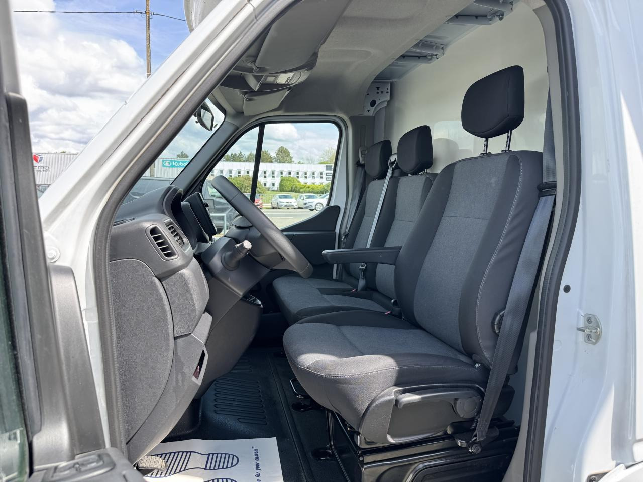 Renault Master RENAULT-MASTER-F3500 2.3 BLUE DCI 145CH CONFORT PLANCHER CABINE 20M3 GPS - Carrinha de contentor: foto 4 Renault Master RENAULT-MASTER-F3500 2.3 BLUE DCI 145CH CONFORT PLANCHER CABINE 20M3 GPS - Carrinha de contentor: foto 4