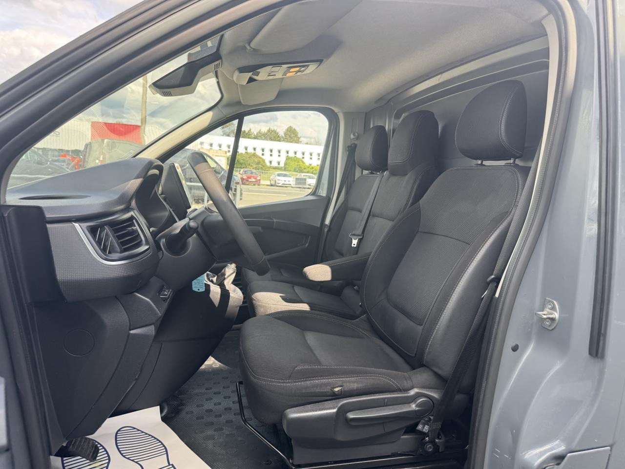 Renault Trafic L1H1 2T8 2.0 BLUE DCI 130CH GRAND CONFORT - Furgão: foto 5 Renault Trafic L1H1 2T8 2.0 BLUE DCI 130CH GRAND CONFORT - Furgão: foto 5