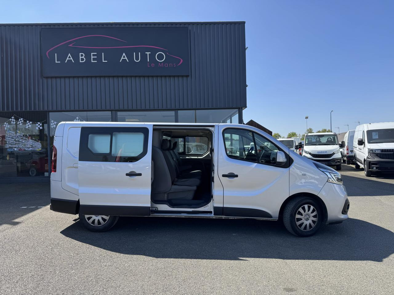 Renault Trafic L2H1 2.0 DCI 145CH CABINE APPROFONDIE 6 PLACES CONFORT EDC - Carrinha cabine dupla: foto 1 Renault Trafic L2H1 2.0 DCI 145CH CABINE APPROFONDIE 6 PLACES CONFORT EDC - Carrinha cabine dupla: foto 1