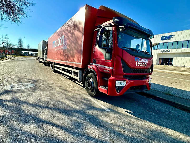 Iveco Eurocargo 160e25 - Caminhão furgão: foto 1 Iveco Eurocargo 160e25 - Caminhão furgão: foto 1