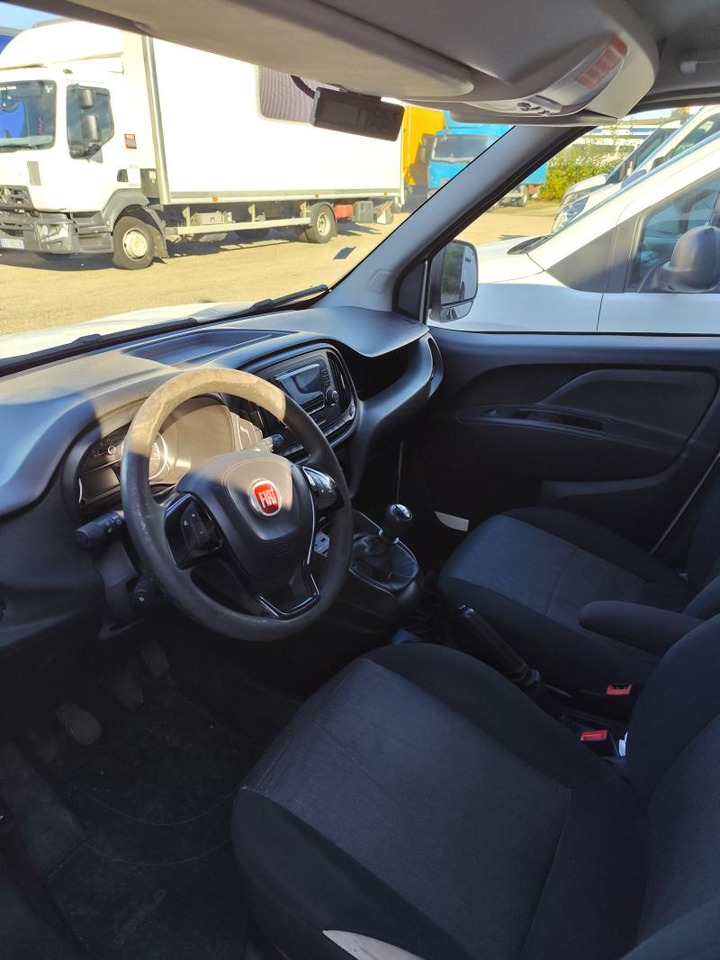 Fiat Doblo Maxi 105 cv PC avec caisse frigorifique - Carrinha frigorífica: foto 3 Fiat Doblo Maxi 105 cv PC avec caisse frigorifique - Carrinha frigorífica: foto 3