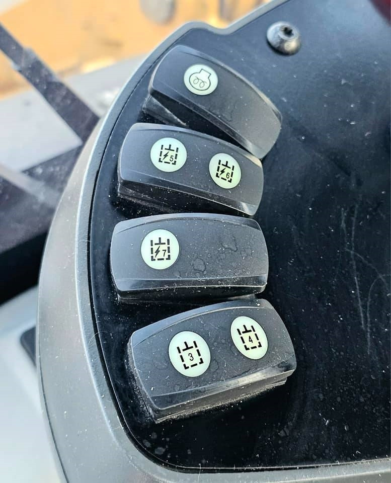 Carregadeira de rodas CAT 908 H 2: foto 38 Carregadeira de rodas CAT 908 H 2: foto 38