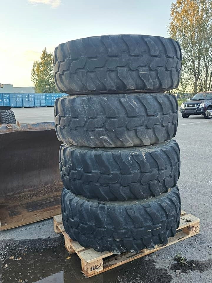 Carregadeira de rodas CAT 908 H 2: foto 18 Carregadeira de rodas CAT 908 H 2: foto 18