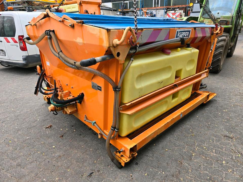 Küpper Weisser ISM STA 95 2,5M3 für Unimog UGN UGE 424 427 405 U300 U 300 400 500 MERCEDES-BENZ 218 219 318 323 423 427 327 430 429 430 435 Salzsilo Streuautomat Winterdienst - Espalhador de areia/ Sal: foto 4 Küpper Weisser ISM STA 95 2,5M3 für Unimog UGN UGE 424 427 405 U300 U 300 400 500 MERCEDES-BENZ 218 219 318 323 423 427 327 430 429 430 435 Salzsilo Streuautomat Winterdienst - Espalhador de areia/ Sal: foto 4