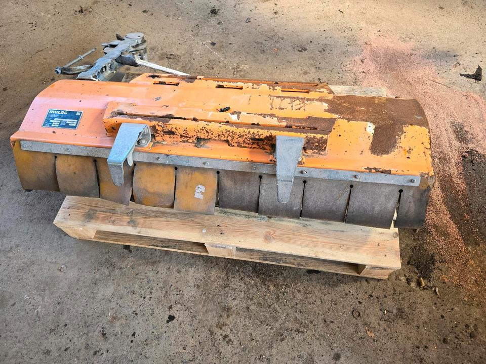 Mulag RMK 1200 BJ. 2015 Randstreifenmäher Böschungsmäher Böschungsmulcher für FME 600 700 MKM FMK Unimog 405 424 427 U 300 400 500 430 - Triturador lateral: foto 1 Mulag RMK 1200 BJ. 2015 Randstreifenmäher Böschungsmäher Böschungsmulcher für FME 600 700 MKM FMK Unimog 405 424 427 U 300 400 500 430 - Triturador lateral: foto 1