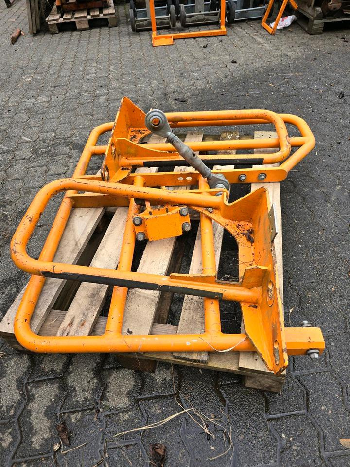 Mulag Seitenanfahrschutz Lampenbügel für Unimog U 300 400 500 UGE UGN 405/12 405/10 Böschungsmäher Böschungsmulcher MHU 800 ME 700 Stoßstange Lampenschutzbügel - Veículo limpa-neves: foto 4 Mulag Seitenanfahrschutz Lampenbügel für Unimog U 300 400 500 UGE UGN 405/12 405/10 Böschungsmäher Böschungsmulcher MHU 800 ME 700 Stoßstange Lampenschutzbügel - Veículo limpa-neves: foto 4