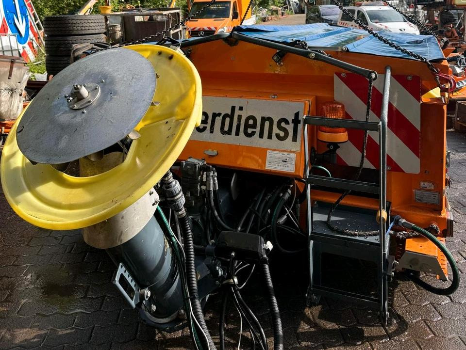 Salzstreuer Küpper-Weisser 2,7m3 IMS IMSSL F25027 HFS für Unimog UGN UGE 424 427 405 U300 U 300 400 500 MERCEDES-BENZ 218 219 318 323 423 427 327 430 429 430 435 Salzsilo Streuautomat Winterdienst - Espalhador de areia/ Sal: foto 4 Salzstreuer Küpper-Weisser 2,7m3 IMS IMSSL F25027 HFS für Unimog UGN UGE 424 427 405 U300 U 300 400 500 MERCEDES-BENZ 218 219 318 323 423 427 327 430 429 430 435 Salzsilo Streuautomat Winterdienst - Espalhador de areia/ Sal: foto 4