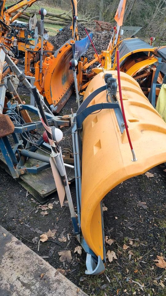 Schmidt SNK 27 VPZ Schneepflug Schneeschild Scheeschieber Winterdienst Unimog LKW - Lâmina limpa-neves: foto 3 Schmidt SNK 27 VPZ Schneepflug Schneeschild Scheeschieber Winterdienst Unimog LKW - Lâmina limpa-neves: foto 3