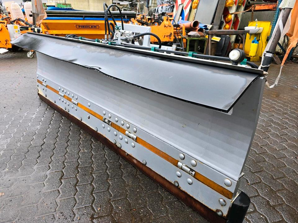 Springer SSL 2902-3 Schneepflug Schneeschild Schneeschieber Unimog 405 U300 400 500 423 427 Schmidt Beilhack Mercedes-Benz - Lâmina limpa-neves: foto 4 Springer SSL 2902-3 Schneepflug Schneeschild Schneeschieber Unimog 405 U300 400 500 423 427 Schmidt Beilhack Mercedes-Benz - Lâmina limpa-neves: foto 4