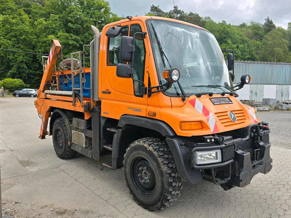 Unimog 405/10 U300 Bluetec 5 Mercedes-Benz U 300 UGE UGN mit Jotha Absetzkipper combi con 4518 Absetzer - Veículo limpa-neves: foto 1 Unimog 405/10 U300 Bluetec 5 Mercedes-Benz U 300 UGE UGN mit Jotha Absetzkipper combi con 4518 Absetzer - Veículo limpa-neves: foto 1