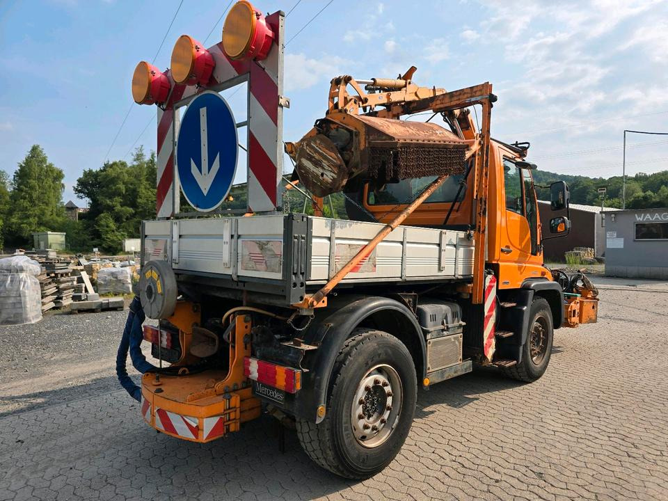Unimog 405/12 U400 6-Zylinder Mulag Mähausleger MKM 700 UGN UGE 405/10 Mercedes-Benz U 300 500 Böschungsmäher 400 - Veículo limpa-neves: foto 4 Unimog 405/12 U400 6-Zylinder Mulag Mähausleger MKM 700 UGN UGE 405/10 Mercedes-Benz U 300 500 Böschungsmäher 400 - Veículo limpa-neves: foto 4