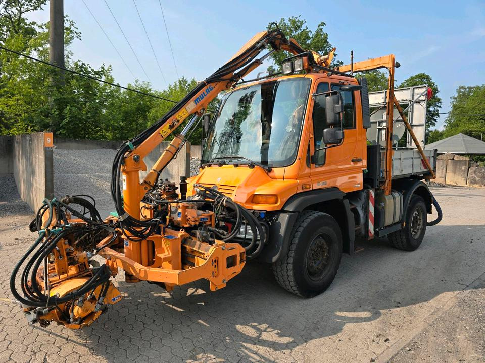 Unimog 405/12 U400 6-Zylinder Mulag Mähausleger MKM 700 UGN UGE 405/10 Mercedes-Benz U 300 500 Böschungsmäher 400 - Veículo limpa-neves: foto 1 Unimog 405/12 U400 6-Zylinder Mulag Mähausleger MKM 700 UGN UGE 405/10 Mercedes-Benz U 300 500 Böschungsmäher 400 - Veículo limpa-neves: foto 1