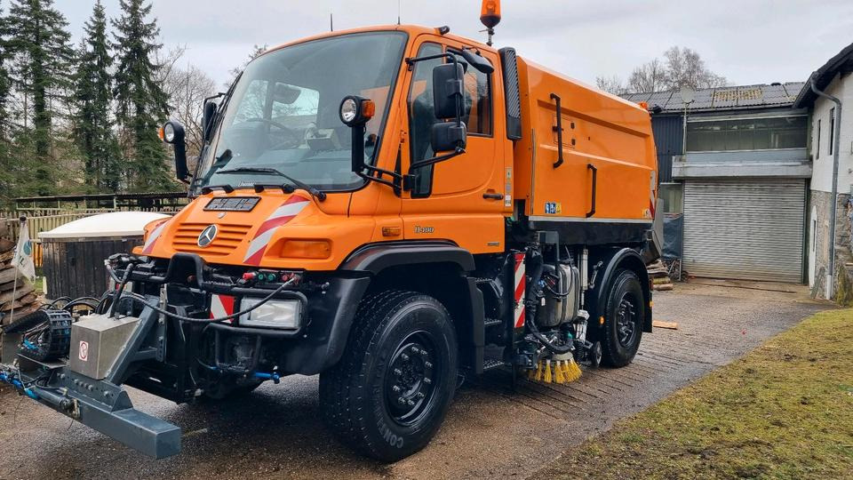 Unimog 9400km U400 405 Kehrmaschine SK 370 Schmidt Mercedes Benz Variopilot Kehraufbau Hydrostat 2011 Bluetec 5 - Varredora urbana: foto 1 Unimog 9400km U400 405 Kehrmaschine SK 370 Schmidt Mercedes Benz Variopilot Kehraufbau Hydrostat 2011 Bluetec 5 - Varredora urbana: foto 1